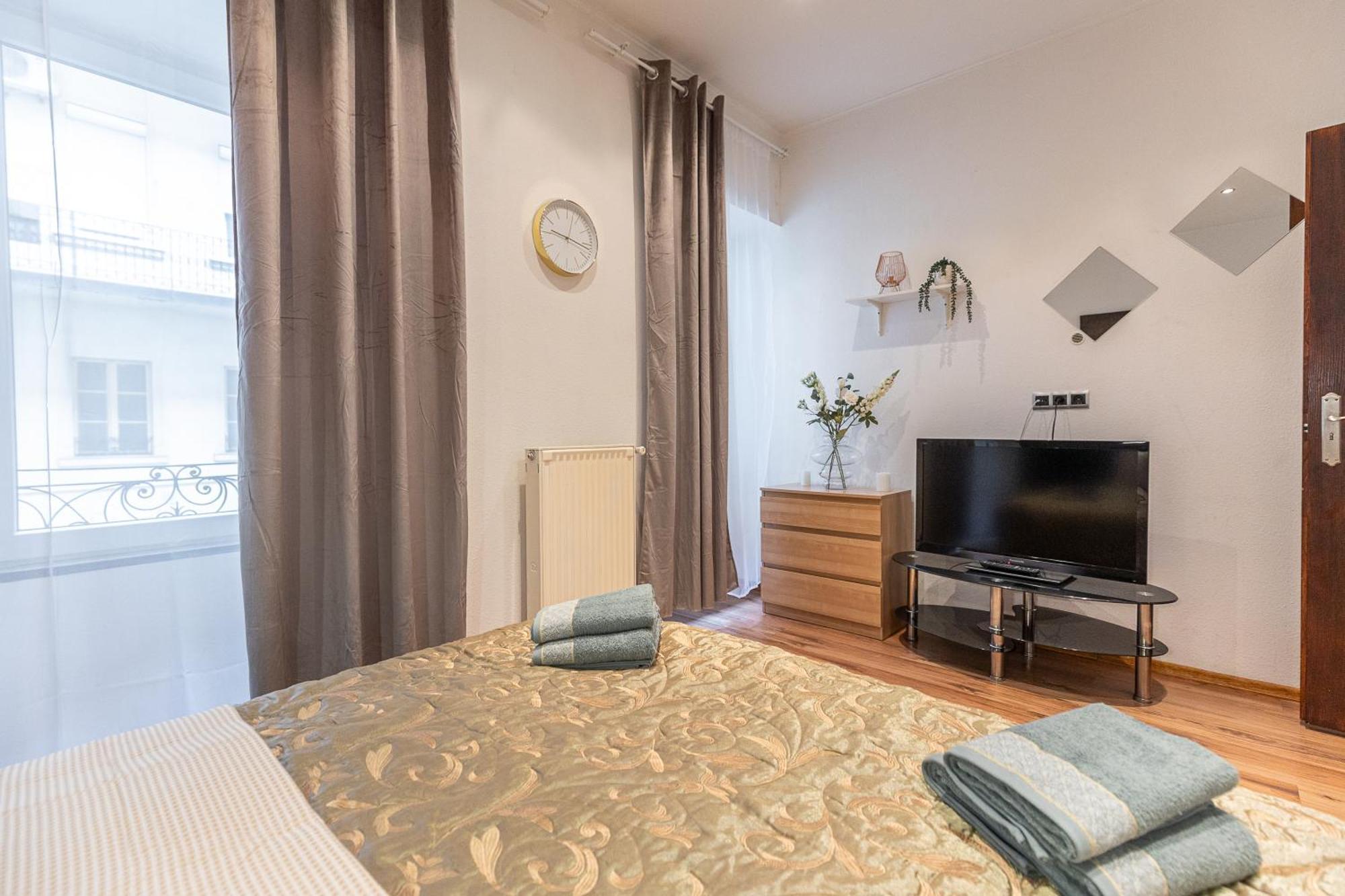City Vibes Apartment - 3 Bdrms بودابست المظهر الخارجي الصورة
